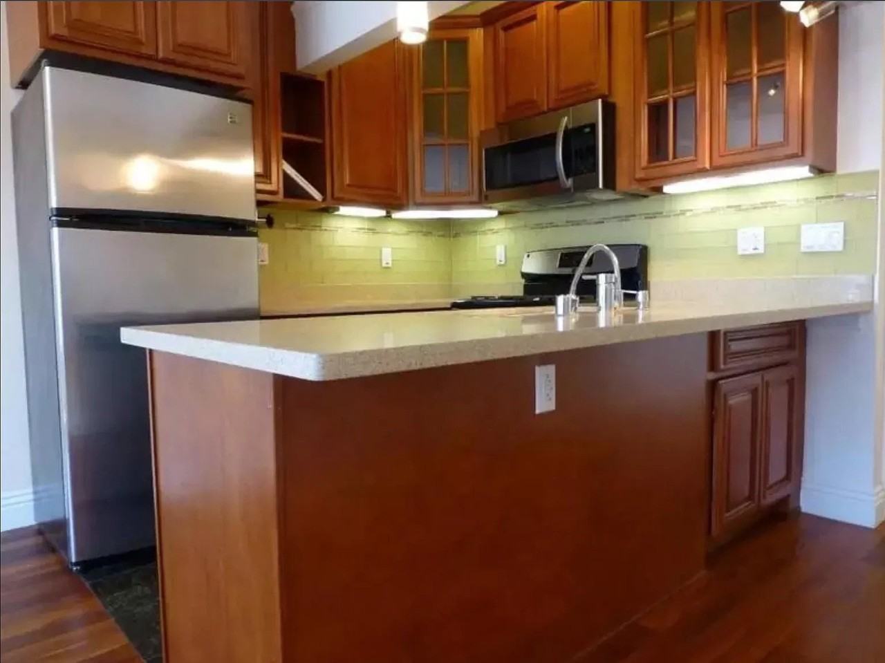 622 Shrader St #8 - Photo 3 of 10