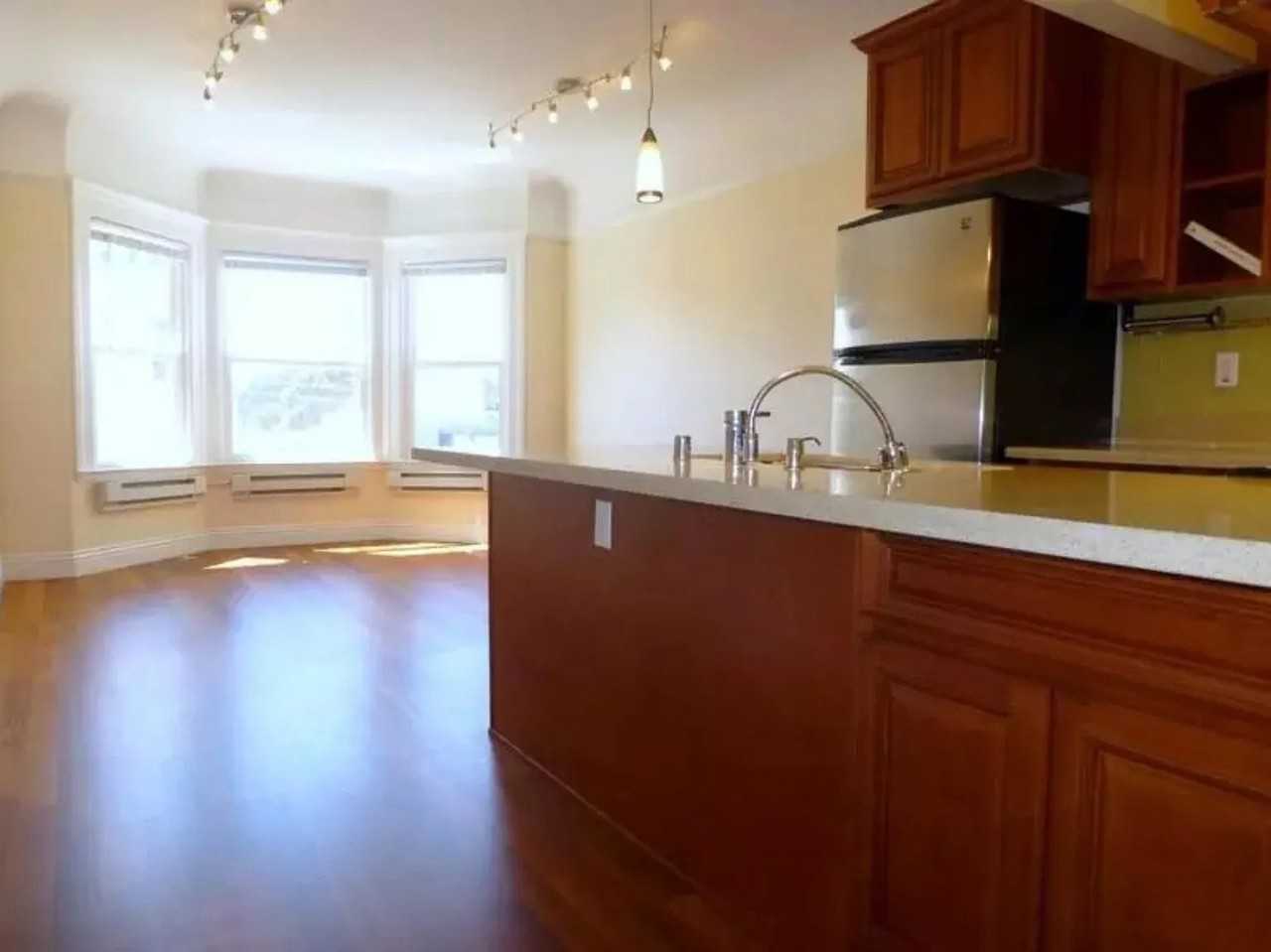 622 Shrader St #8 - Photo 4 of 10