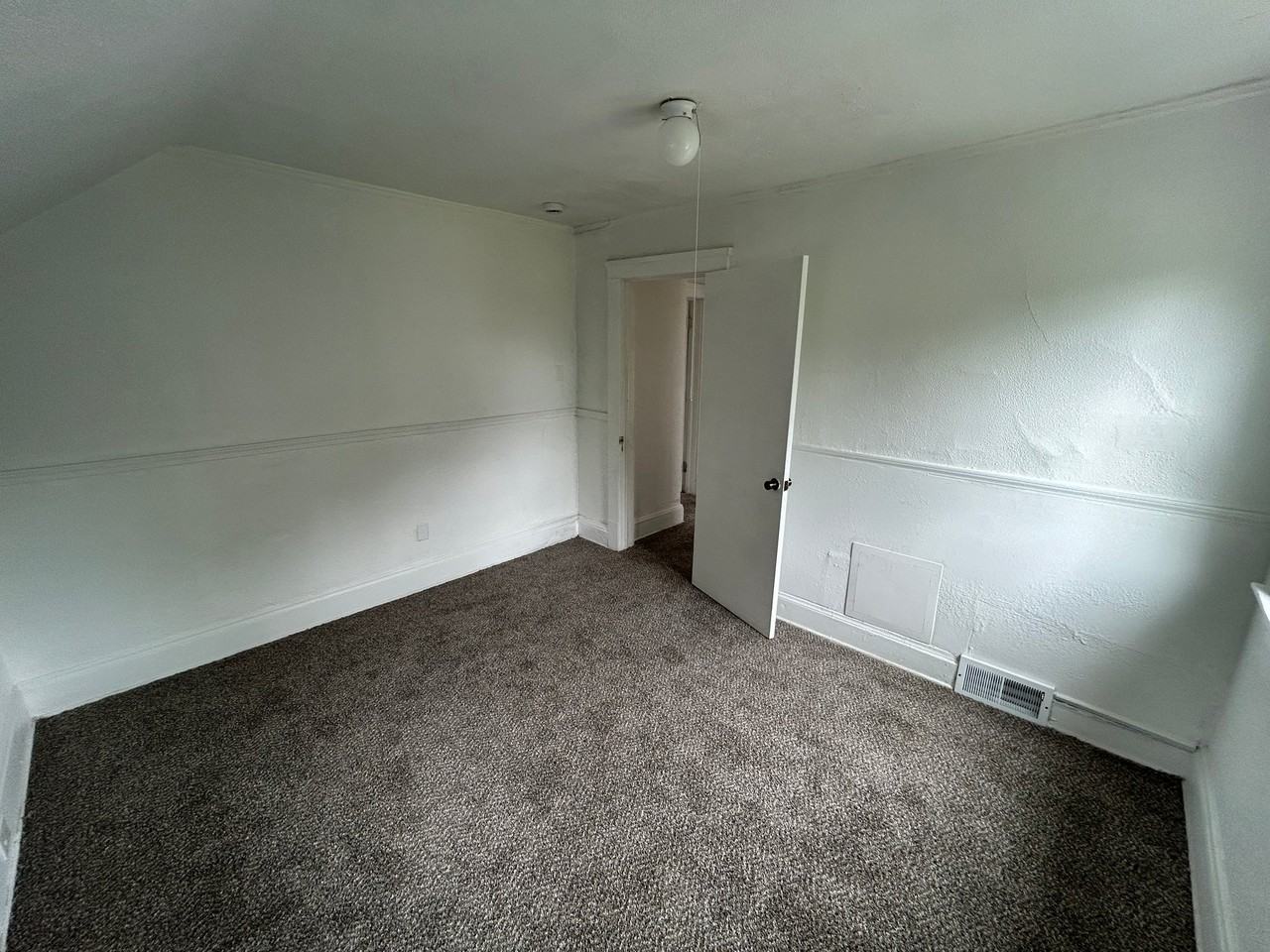 13602 Horner Ave - Photo 3 of 32