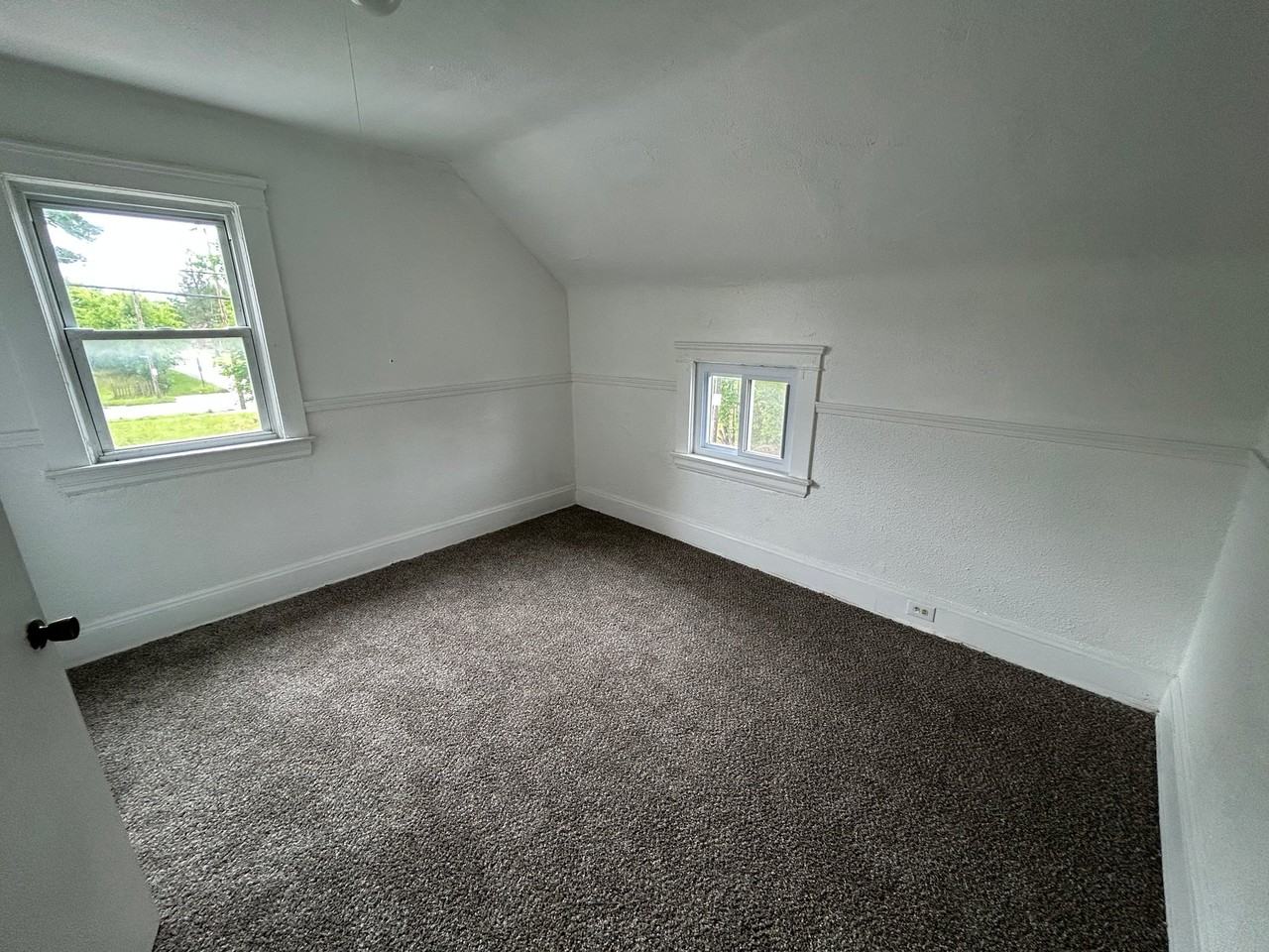 13602 Horner Ave - Photo 5 of 32