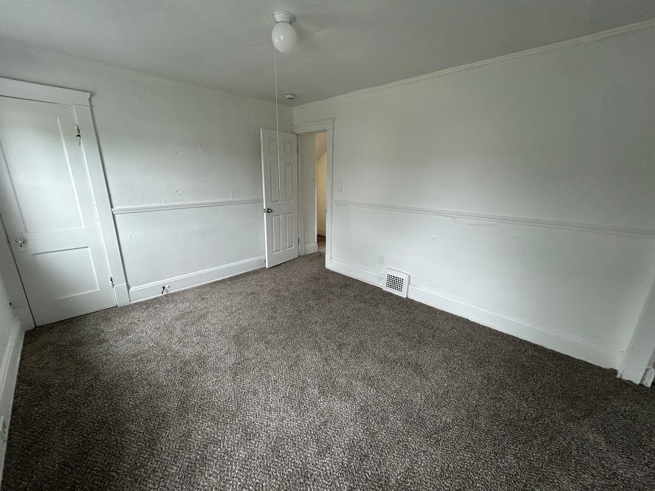 13602 Horner Ave - Photo 7 of 32