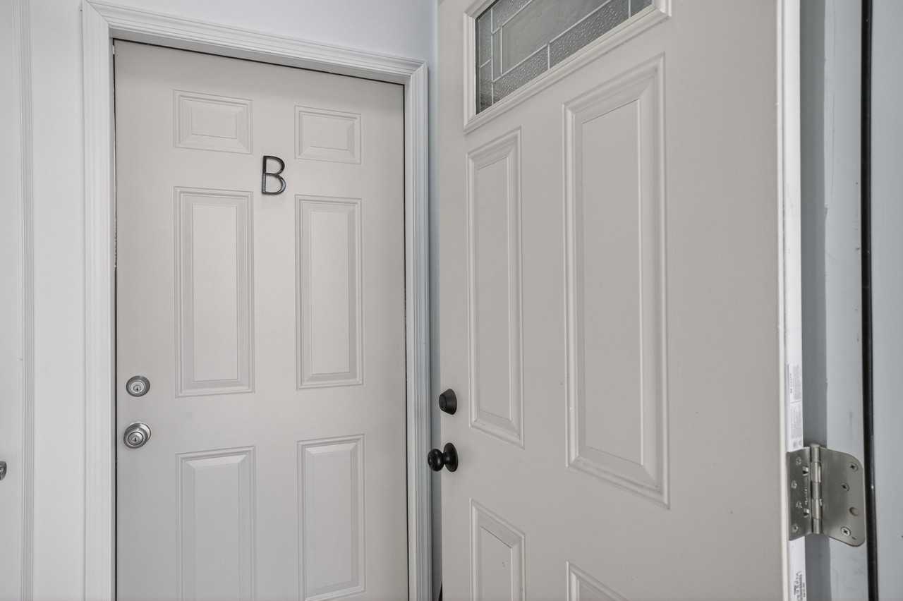 3239 N 13th St #B - Photo 3 of 17