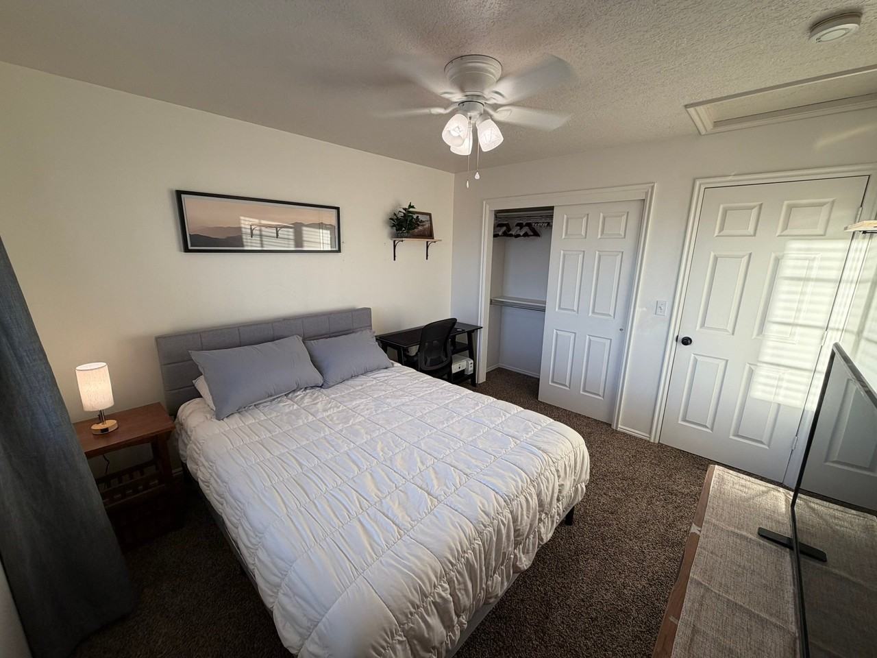 5572 Sw - Photo 2 of 8