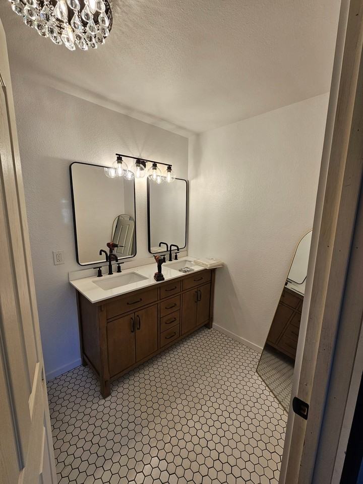 7365 N Buck Ridge Dr - Photo 3 of 13