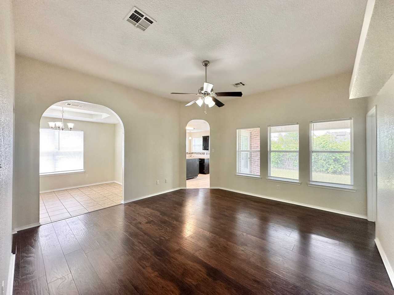 2909 Maria Dr - Photo 2 of 38