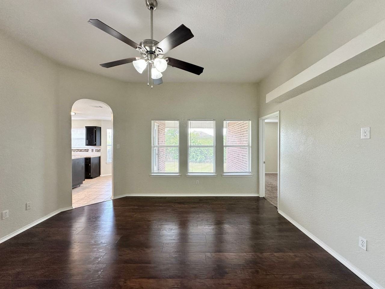 2909 Maria Dr - Photo 3 of 38