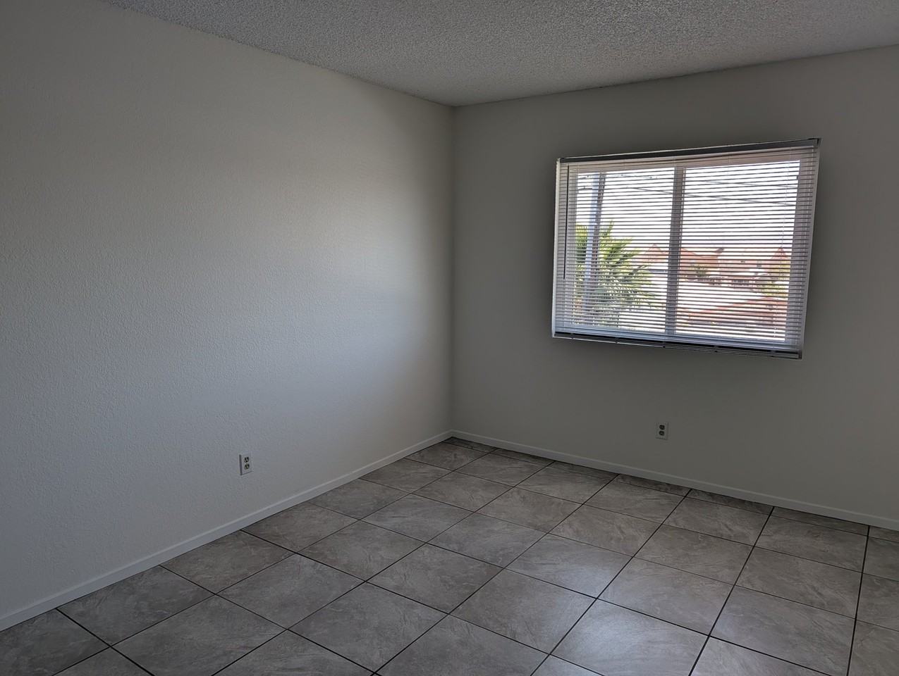 841 Avenue A #C - Photo 3 of 21