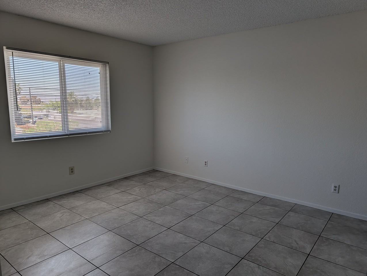 841 Avenue A #C - Photo 4 of 21