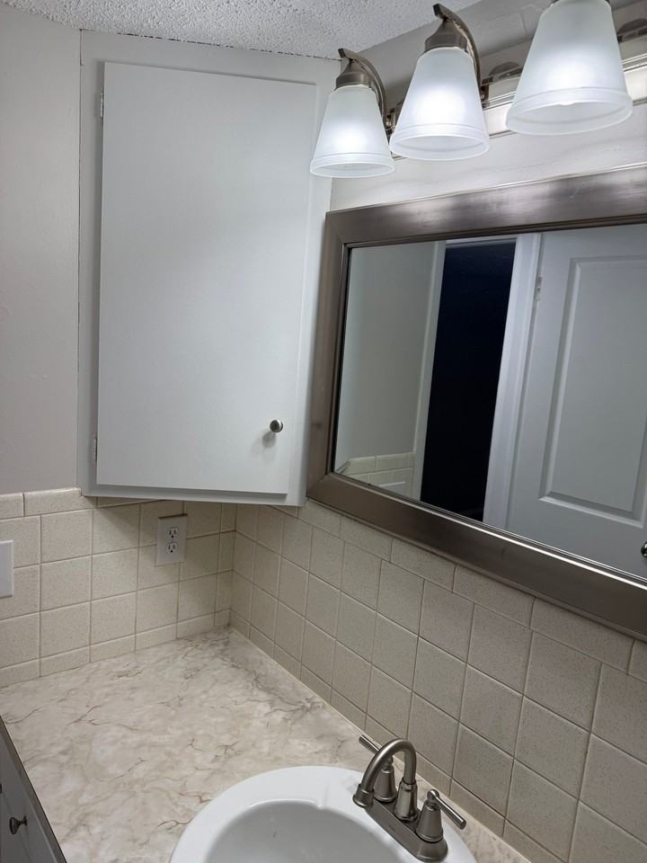 909 W River Blvd - Photo 6 of 17