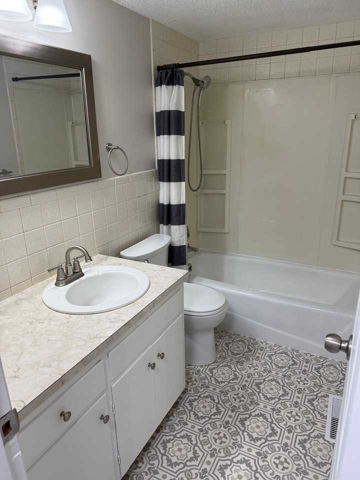 909 W River Blvd - Photo 7 of 17