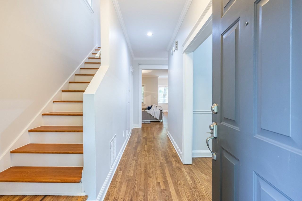 445 Loomis Ave Se - Photo 7 of 17
