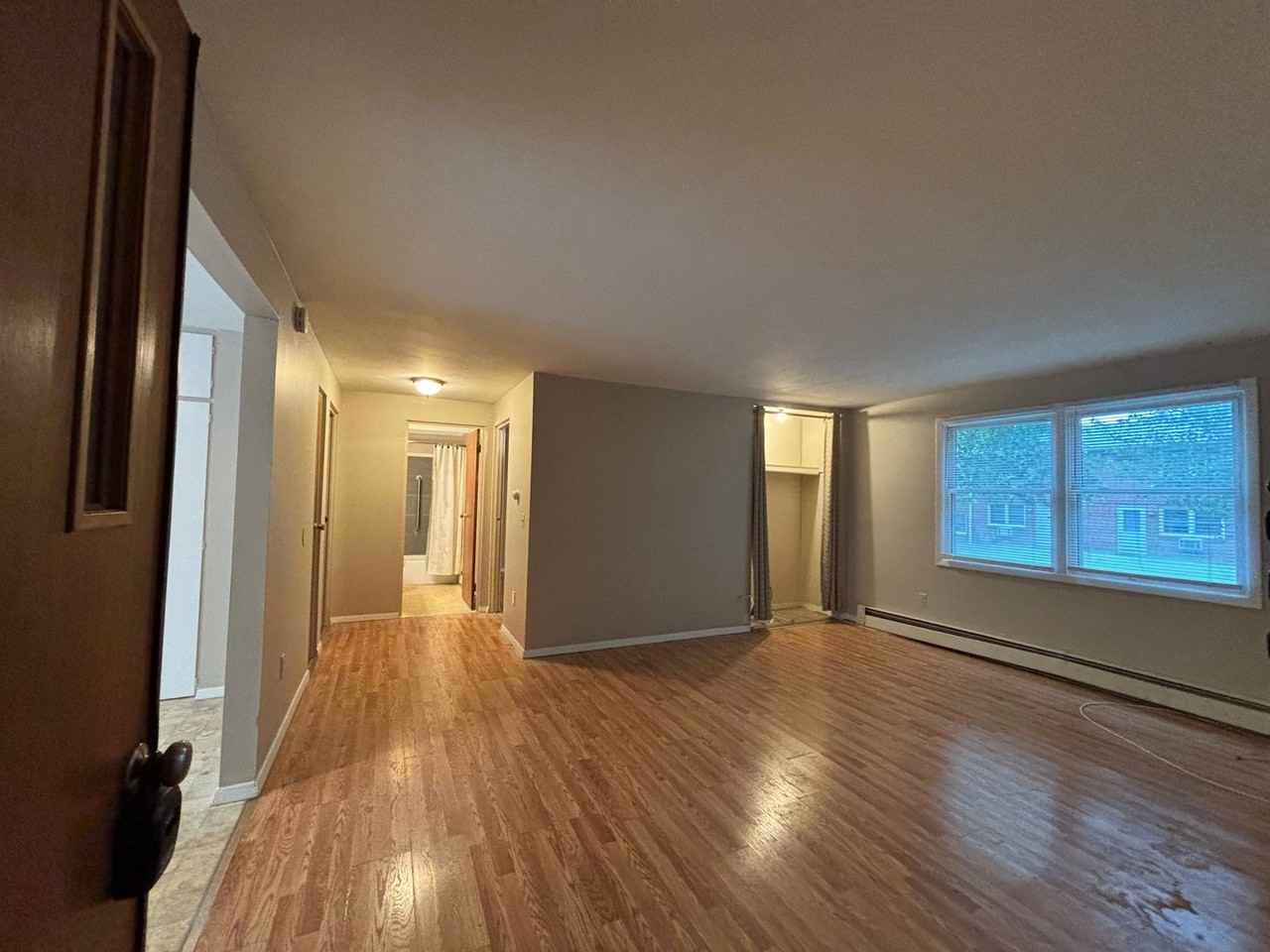 1868 Livingston Rd - Photo 3 of 18