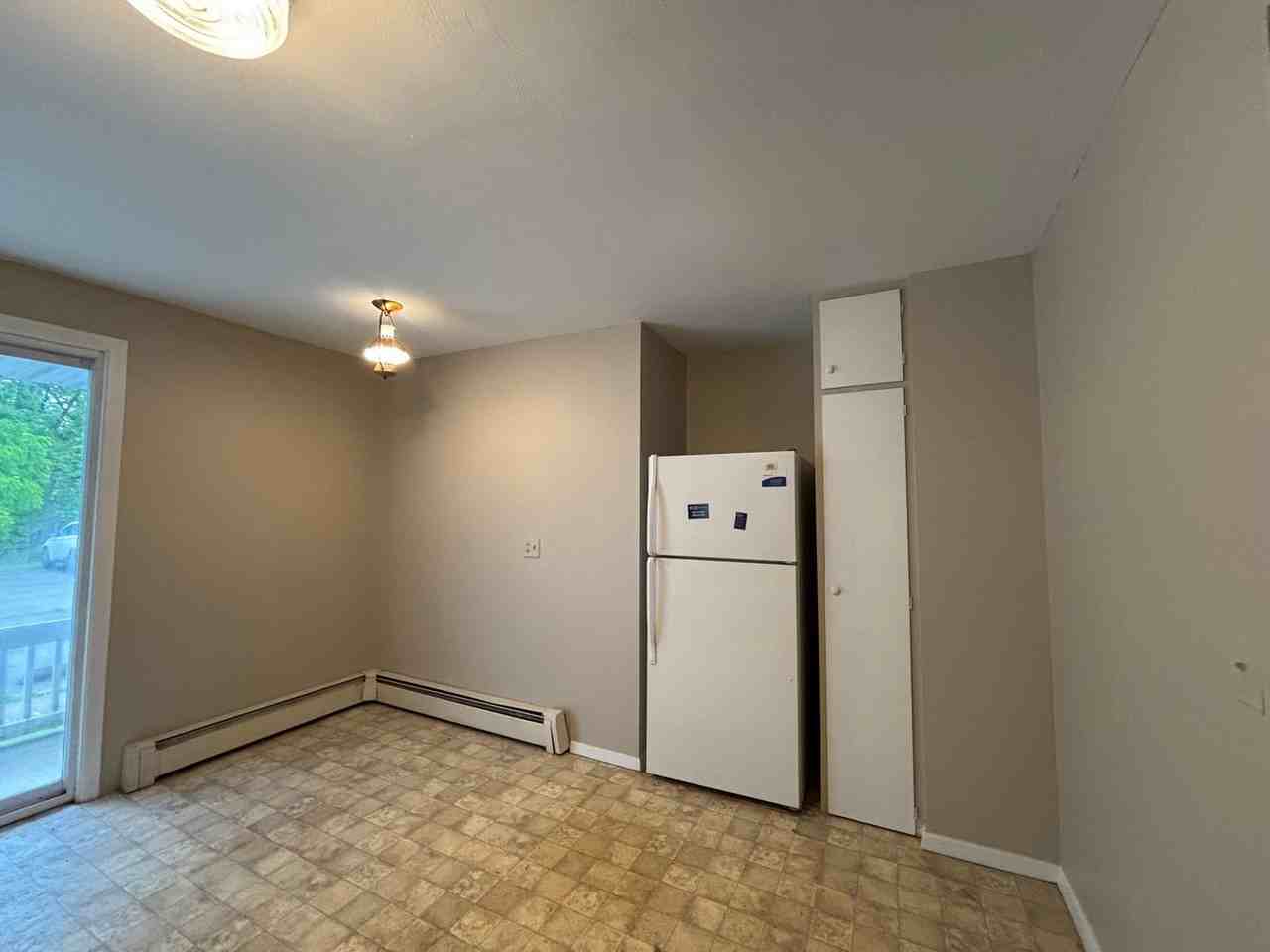 1868 Livingston Rd - Photo 5 of 18