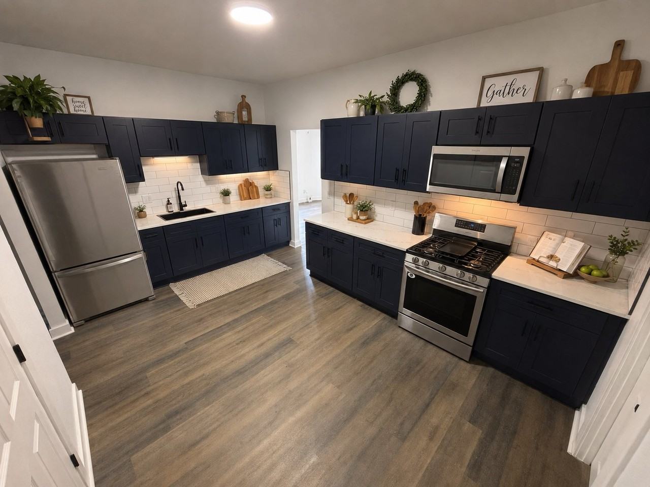 608 S Crysler Ave - Photo 3 of 16