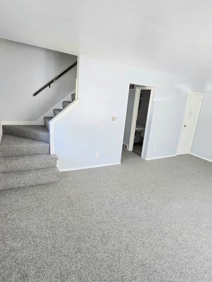7035 Paxton Rd - Photo 2 of 20