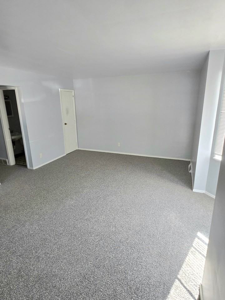 7035 Paxton Rd - Photo 4 of 20