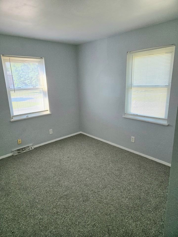 7035 Paxton Rd - Photo 6 of 20