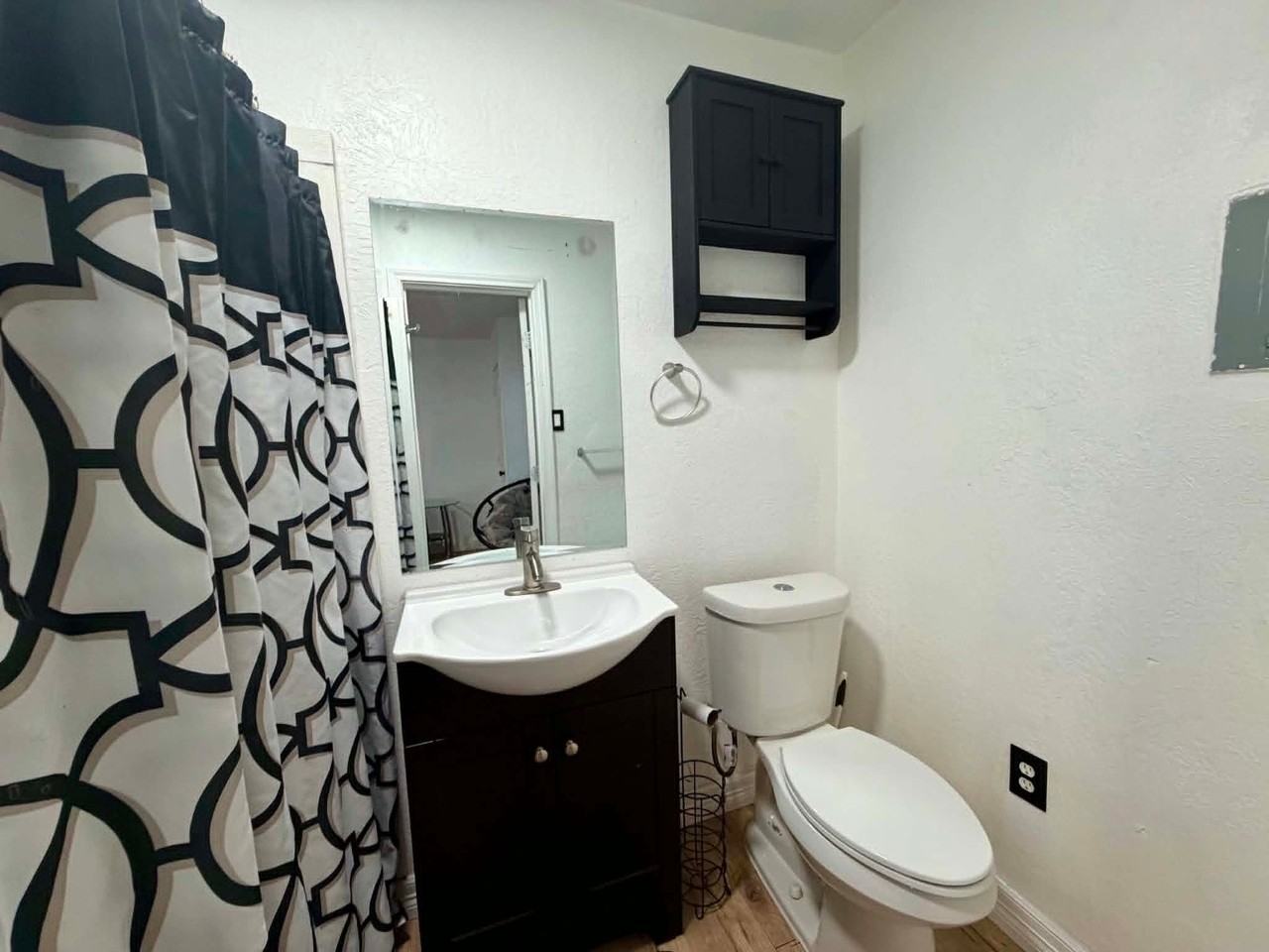 703 Garrett St - Photo 3 of 13