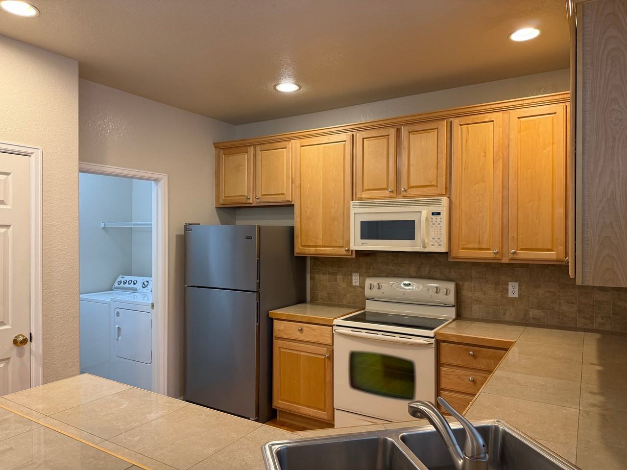 5162 Southern Cross Ln #B - Photo 6 of 29