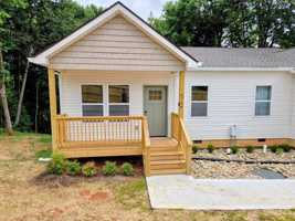 featured image of 5724 Wallwood Rd