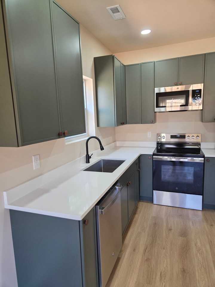 5724 Wallwood Rd - Photo 5 of 21