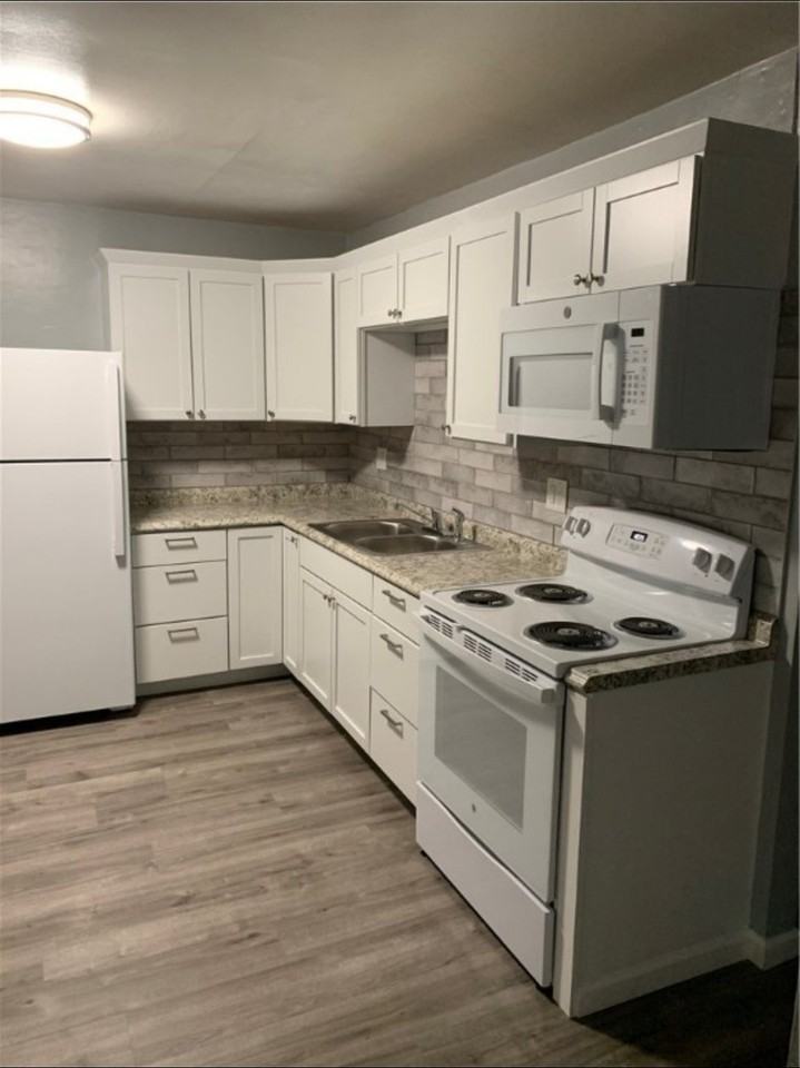 346 Mount Vernon Dr #B - Photo 3 of 6