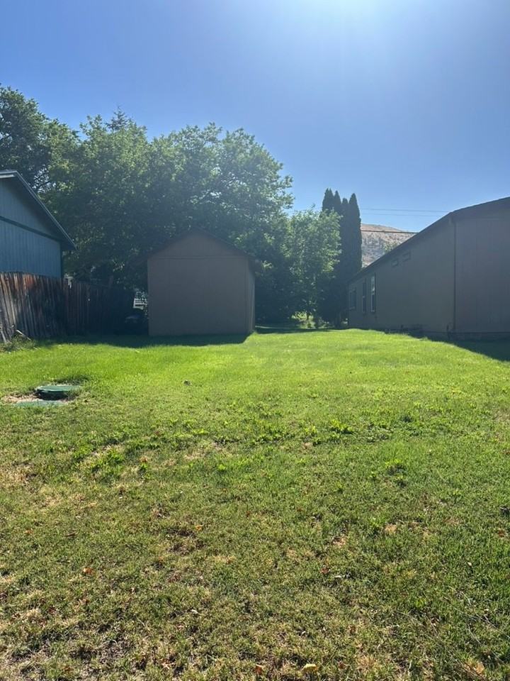 3960 Nw Cascade Ave - Photo 5 of 15