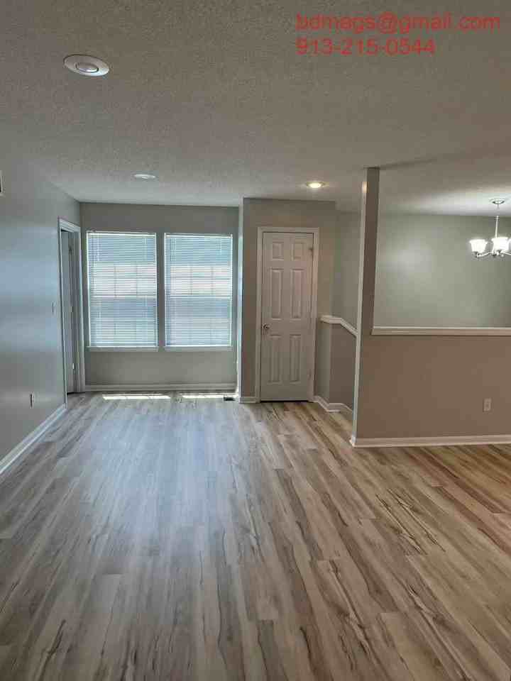 3205 N 103rd Ter - Photo 5 of 16