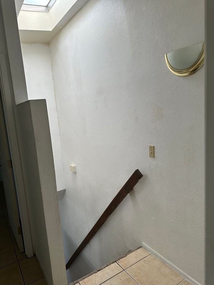 1105 E 12th St - Photo 5 of 10