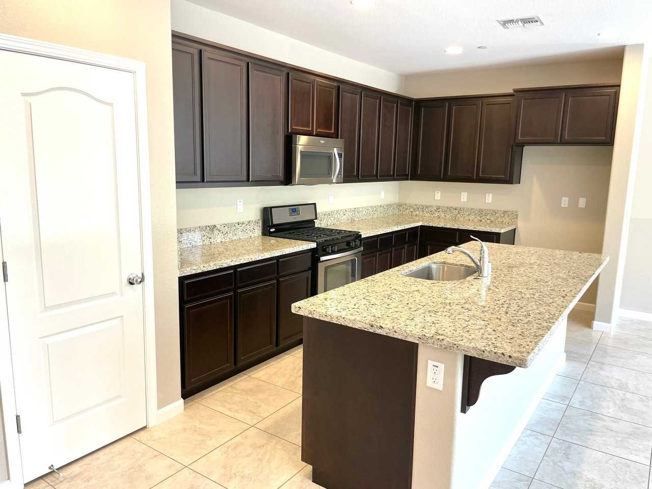 1726 Jones St - Photo 3 of 7