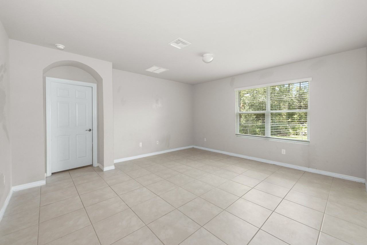 20550 Charles St - Photo 3 of 20