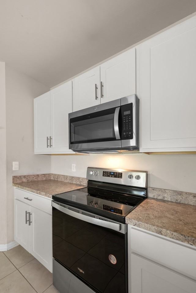 20550 Charles St - Photo 5 of 20