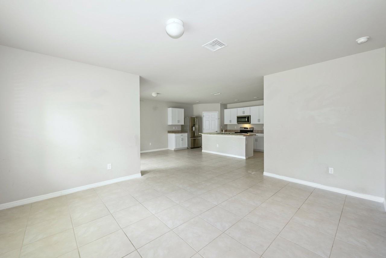 20550 Charles St - Photo 6 of 20