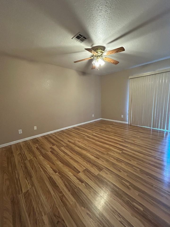 14321 N Pennsylvania Ave #C - Photo 3 of 13