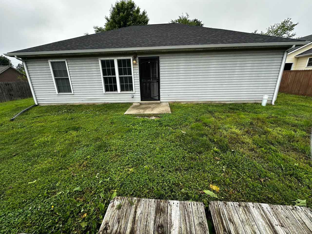 3616 Wabash Ave - Photo 3 of 17