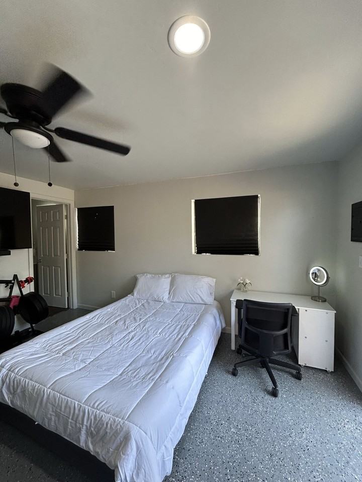 1065 Colorado Ave #1 - Photo 3 of 4