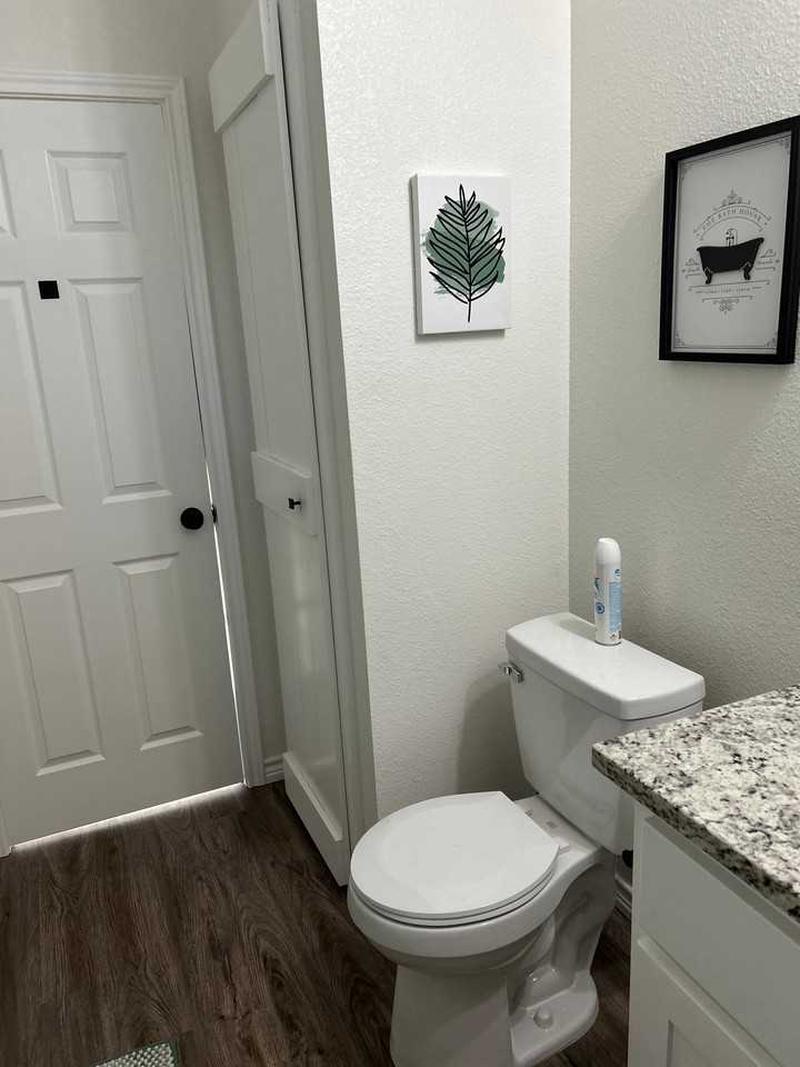 1300 Phoenix Ct - Photo 3 of 7