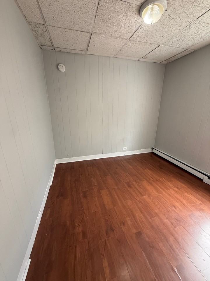 551 Summer St #1R - Photo 2 of 9