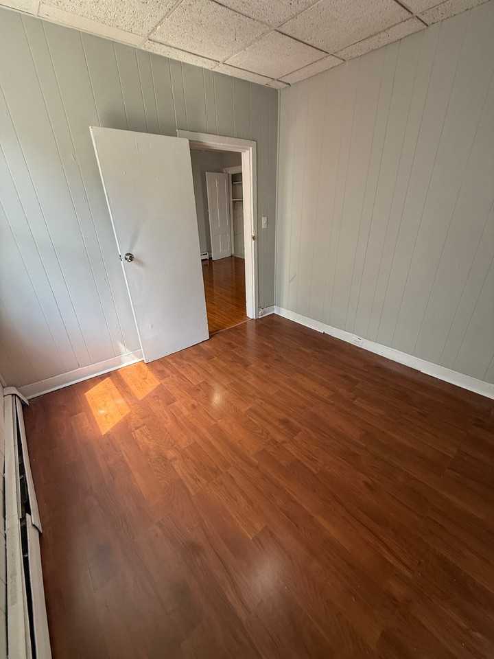 551 Summer St #1R - Photo 3 of 9