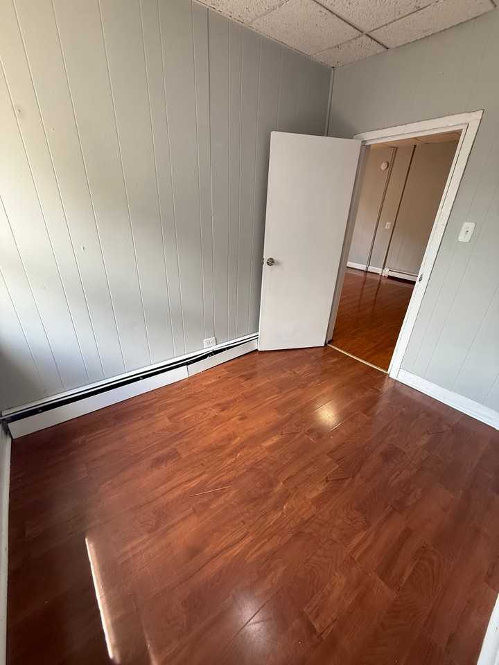 551 Summer St #1R - Photo 5 of 9