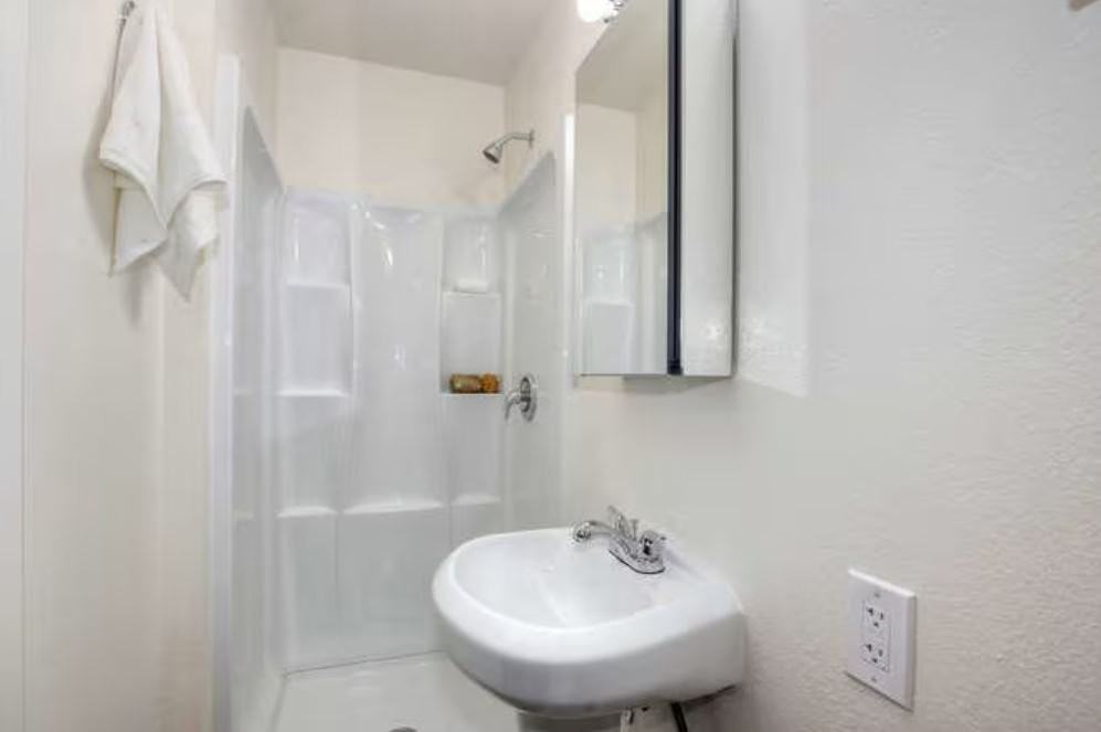 1321 E St #6 - Photo 4 of 10