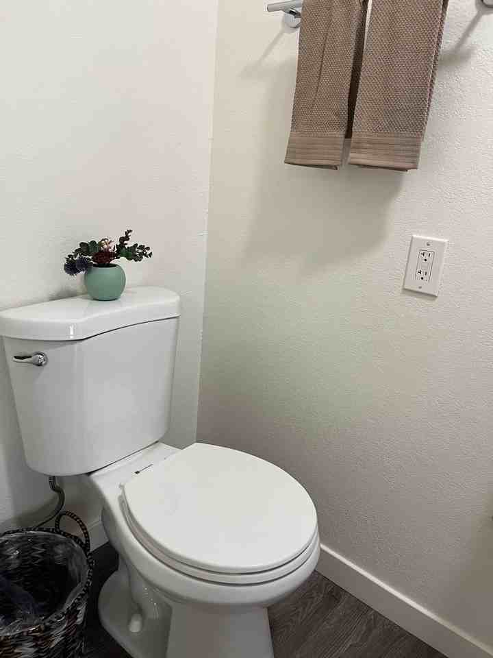 1321 E St #6 - Photo 6 of 10