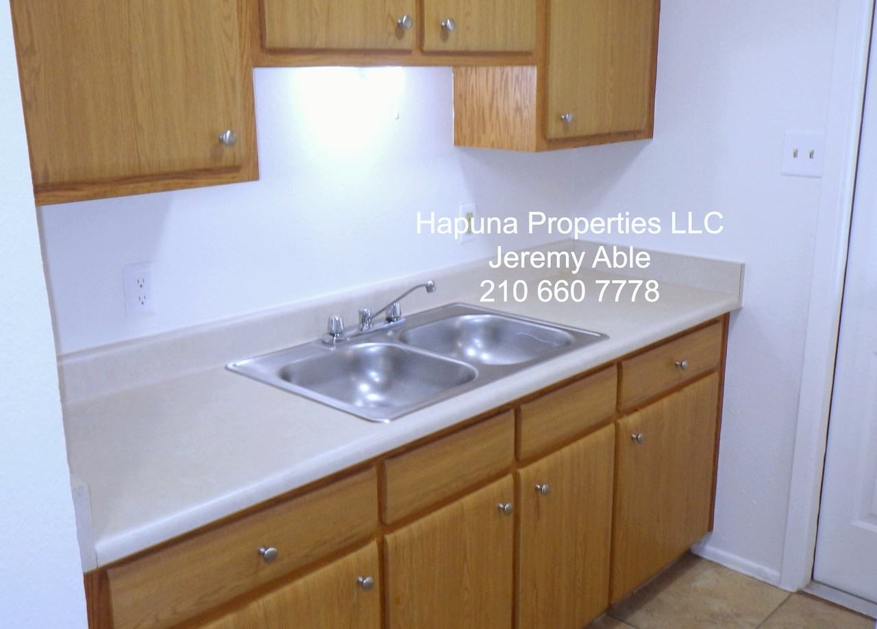 313 Tarasco Dr #313 - Photo 4 of 11