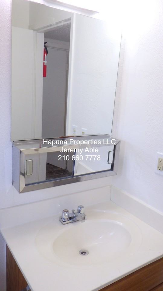 313 Tarasco Dr #313 - Photo 6 of 11