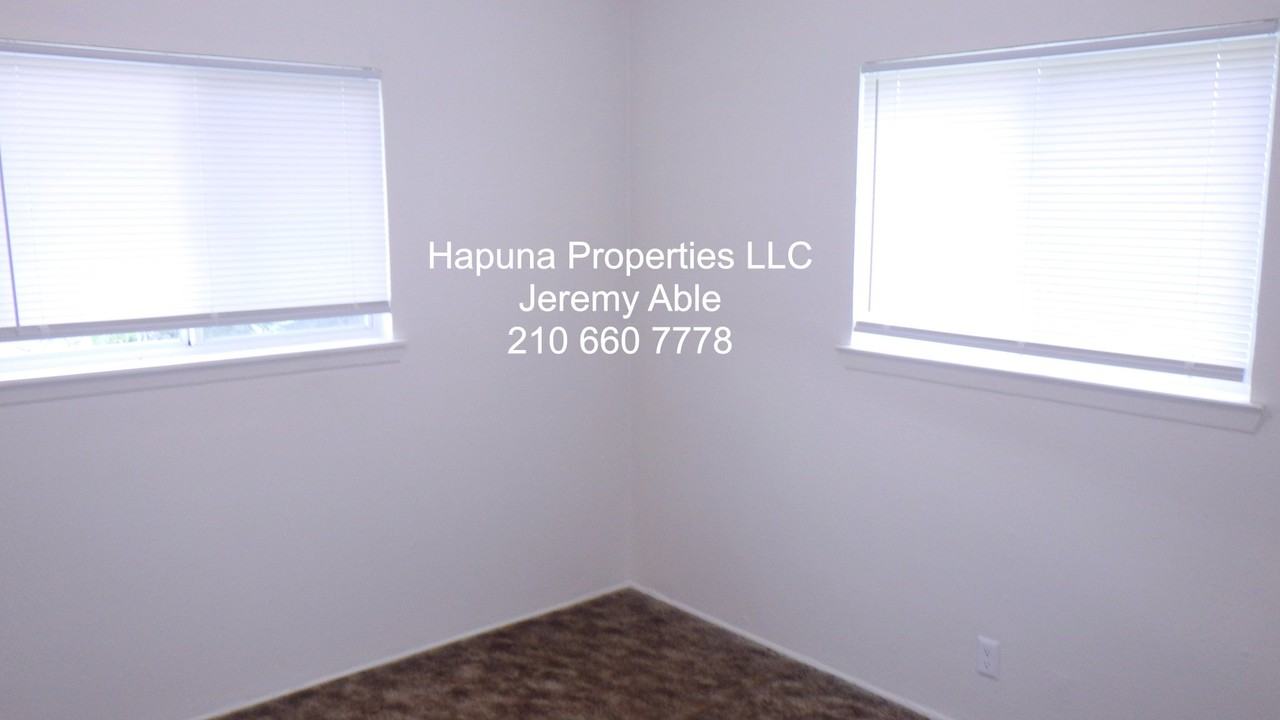 313 Tarasco Dr #313 - Photo 7 of 11