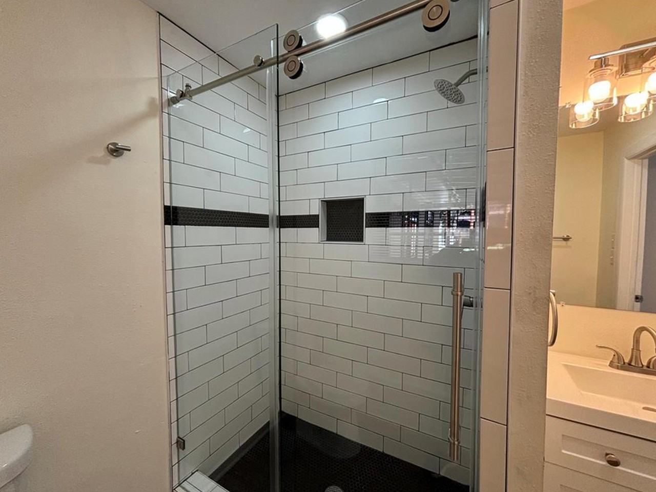 1009 Lawndale Ave - Photo 6 of 12