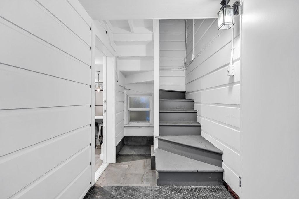 3014 Pine St #B - Photo 4 of 15