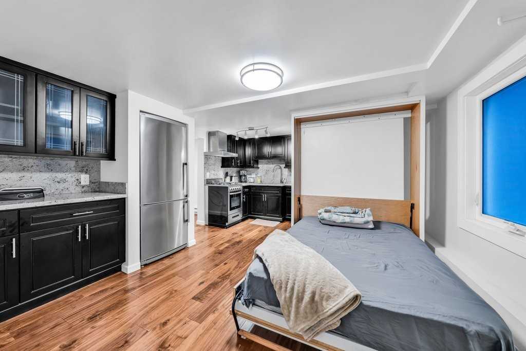 3014 Pine St #B - Photo 5 of 15