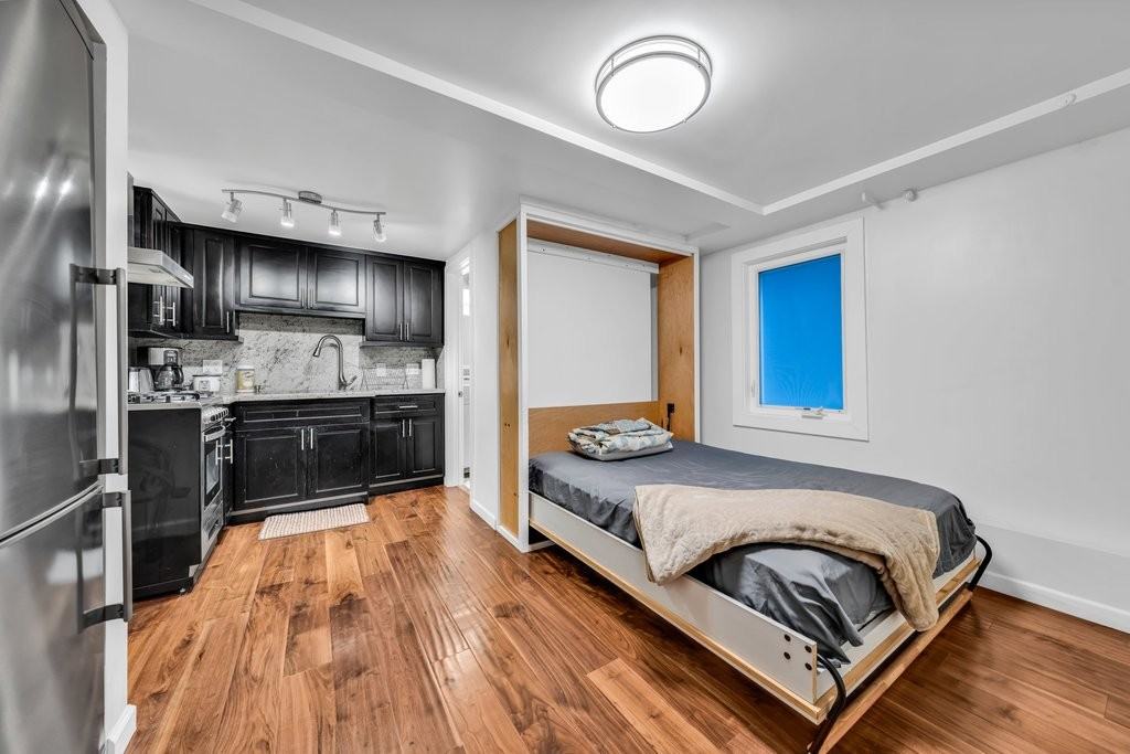 3014 Pine St #B - Photo 6 of 15