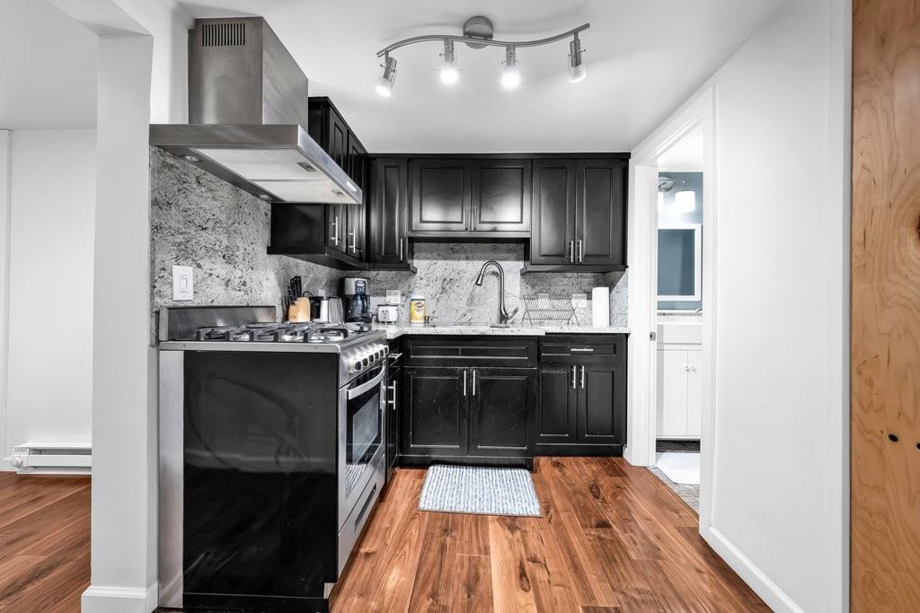 3014 Pine St #B - Photo 7 of 15